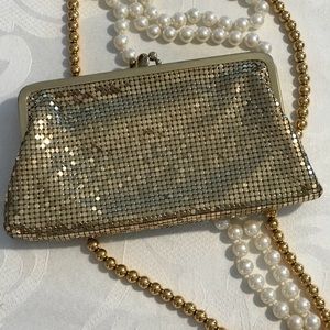 Vintage Whiting & Davis Gold Mesh Clutch PRETTY!!
